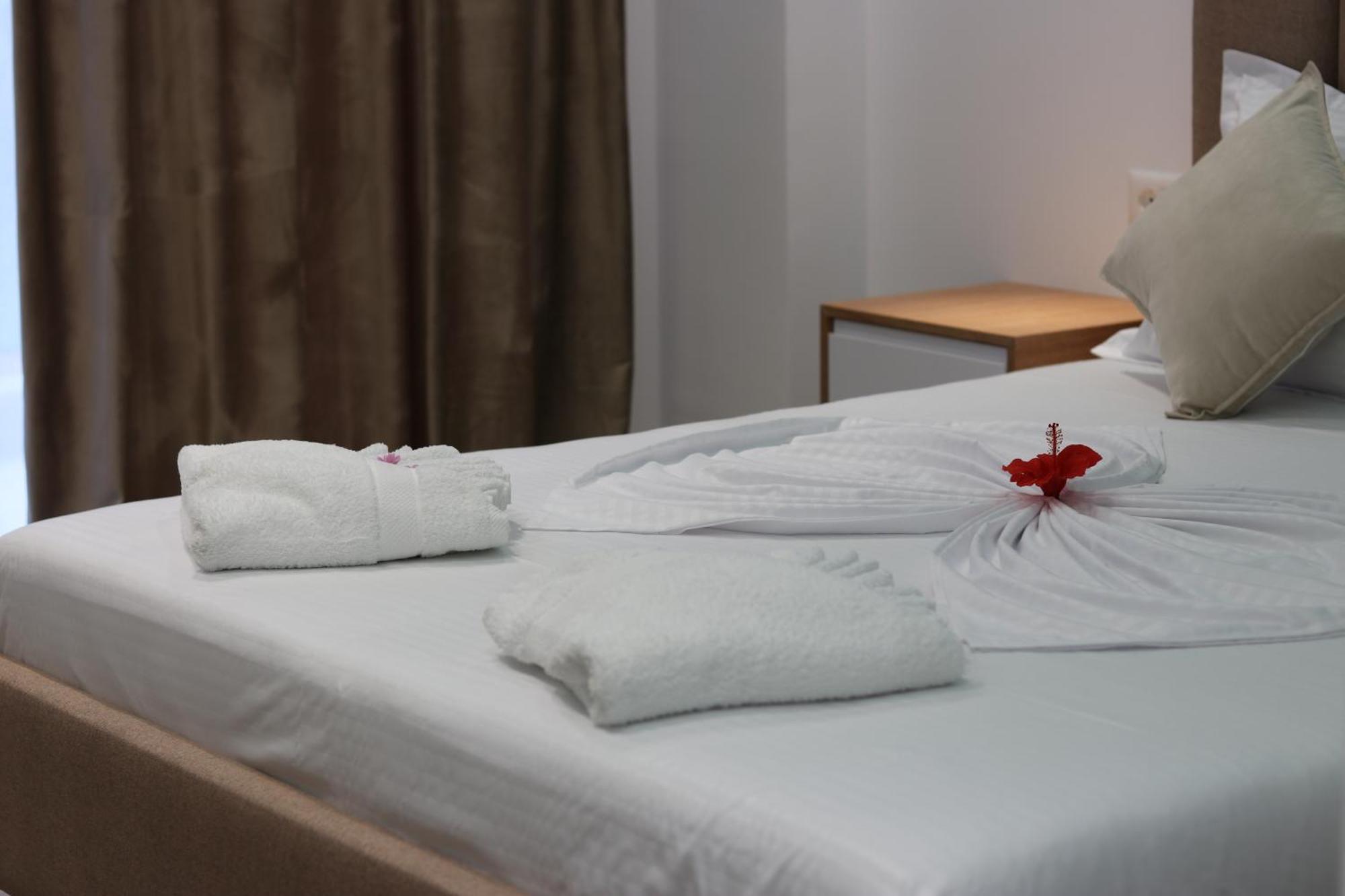 Klea Rooms Himare Exterior photo
