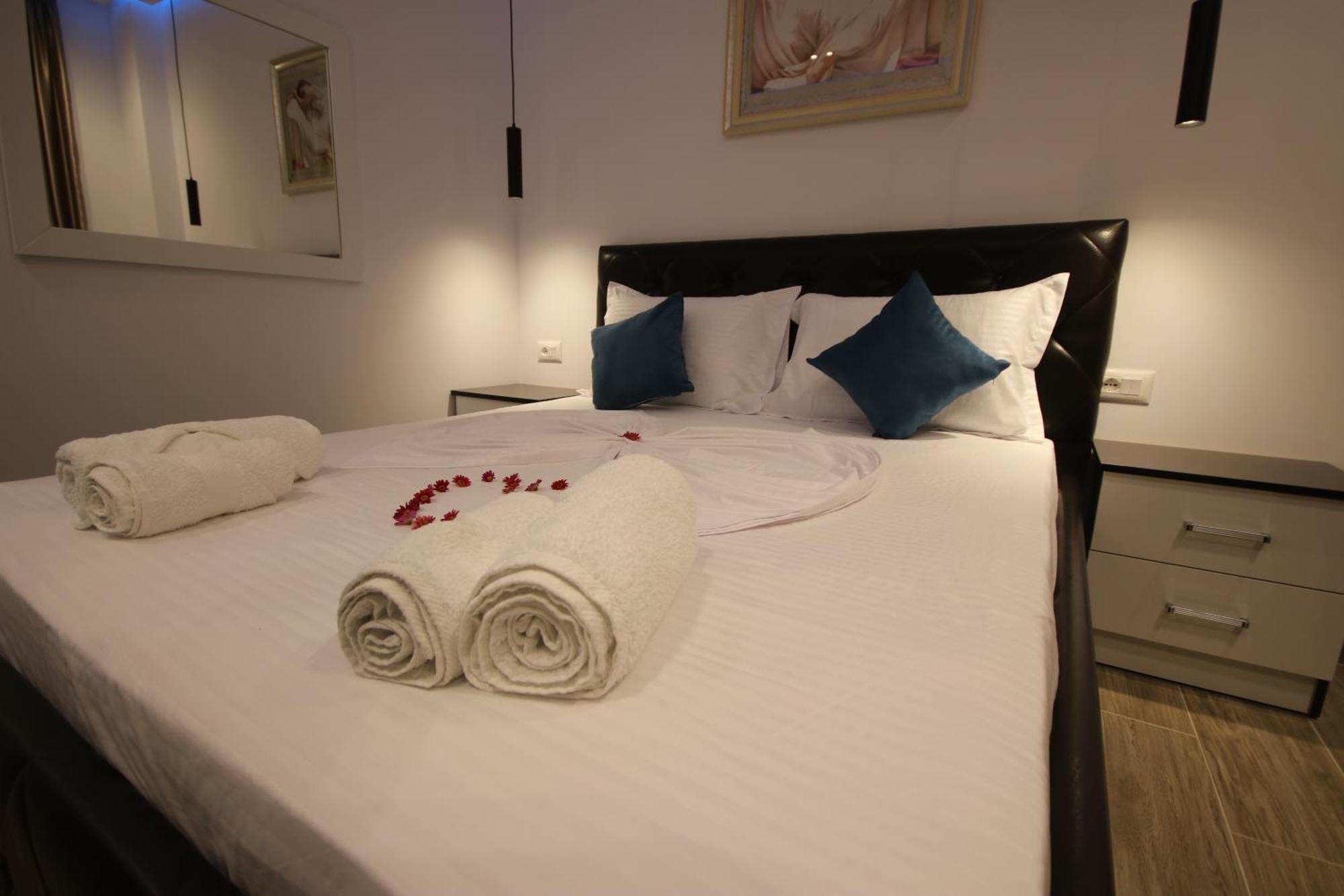 Klea Rooms Himare Exterior photo